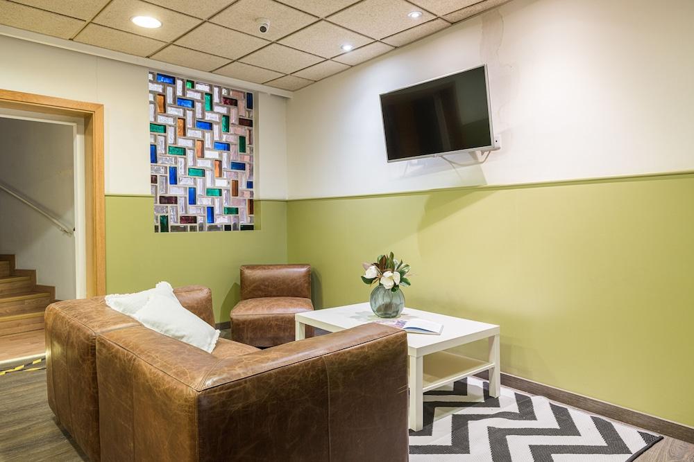 Bypillow Erba Hotel Girona